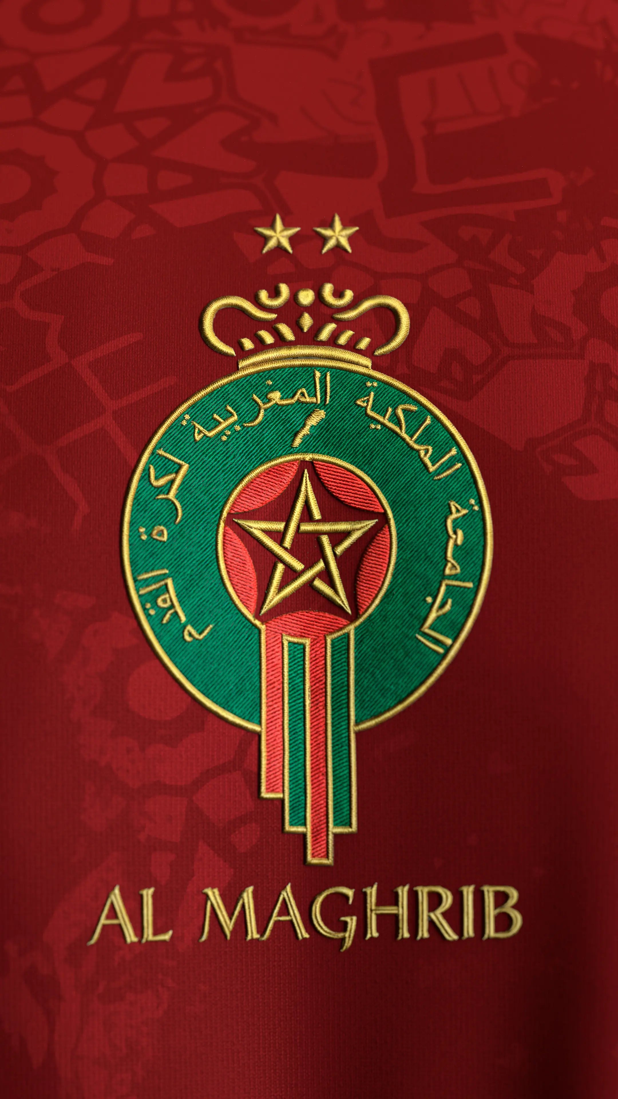 logo du Maroc sur maillot rouge